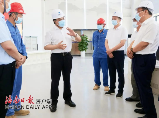 歡迎海南省省委常委，省委副書(shū)記，省長(cháng)馮飛蒞臨馳大幕墻公司承接的洋浦華能幕墻項目視察